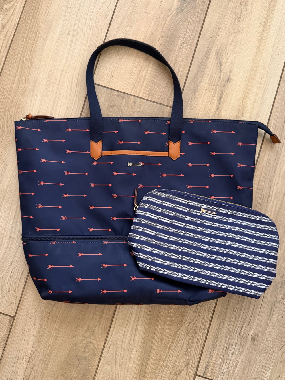 Stella & Dot Daytripper Expandable Tote + Complementing Hideaway Pouch